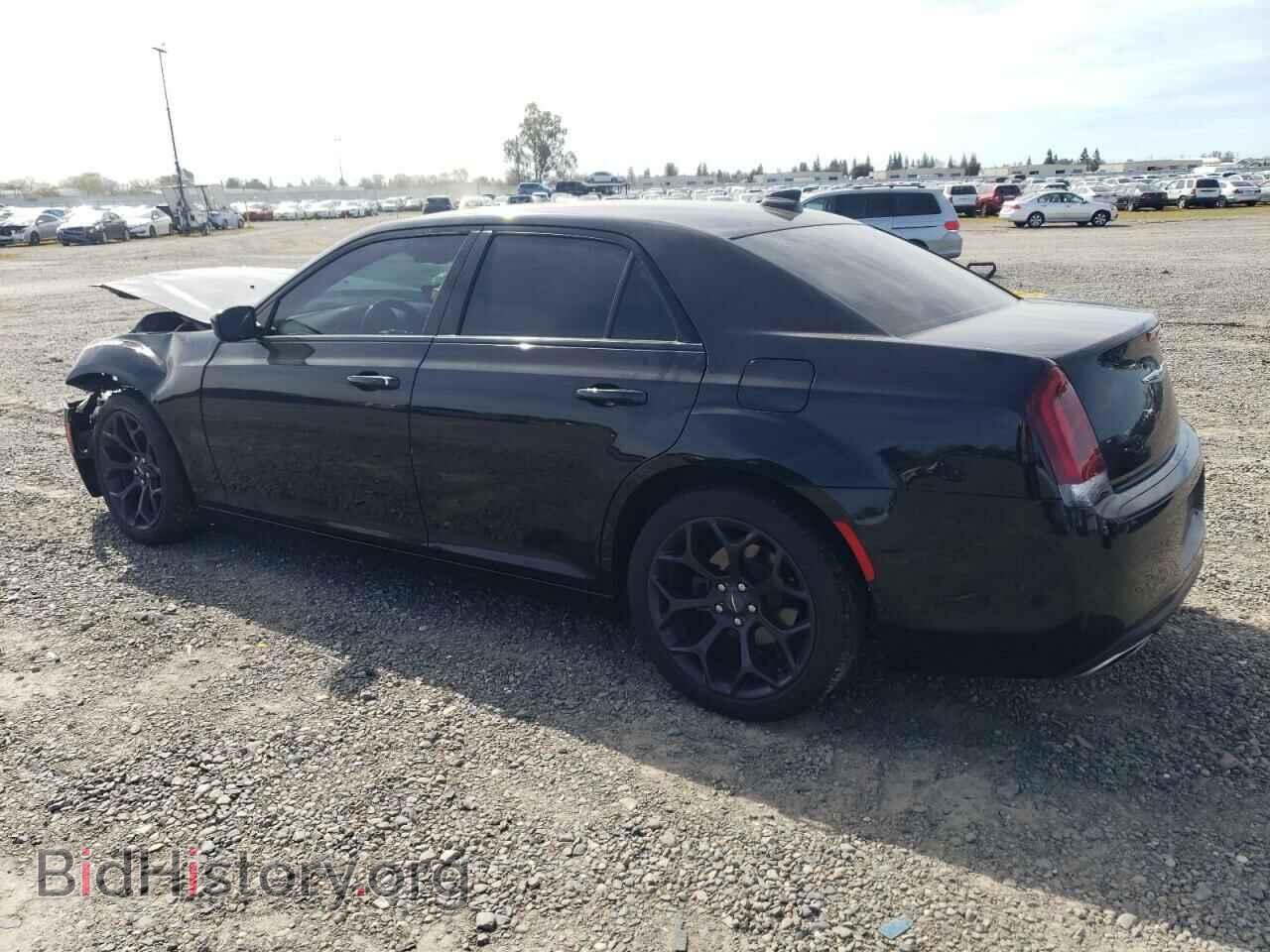 2019 CHRYSLER 300 - VIN: 2C3CCAAG5KH601896 - Фото 2