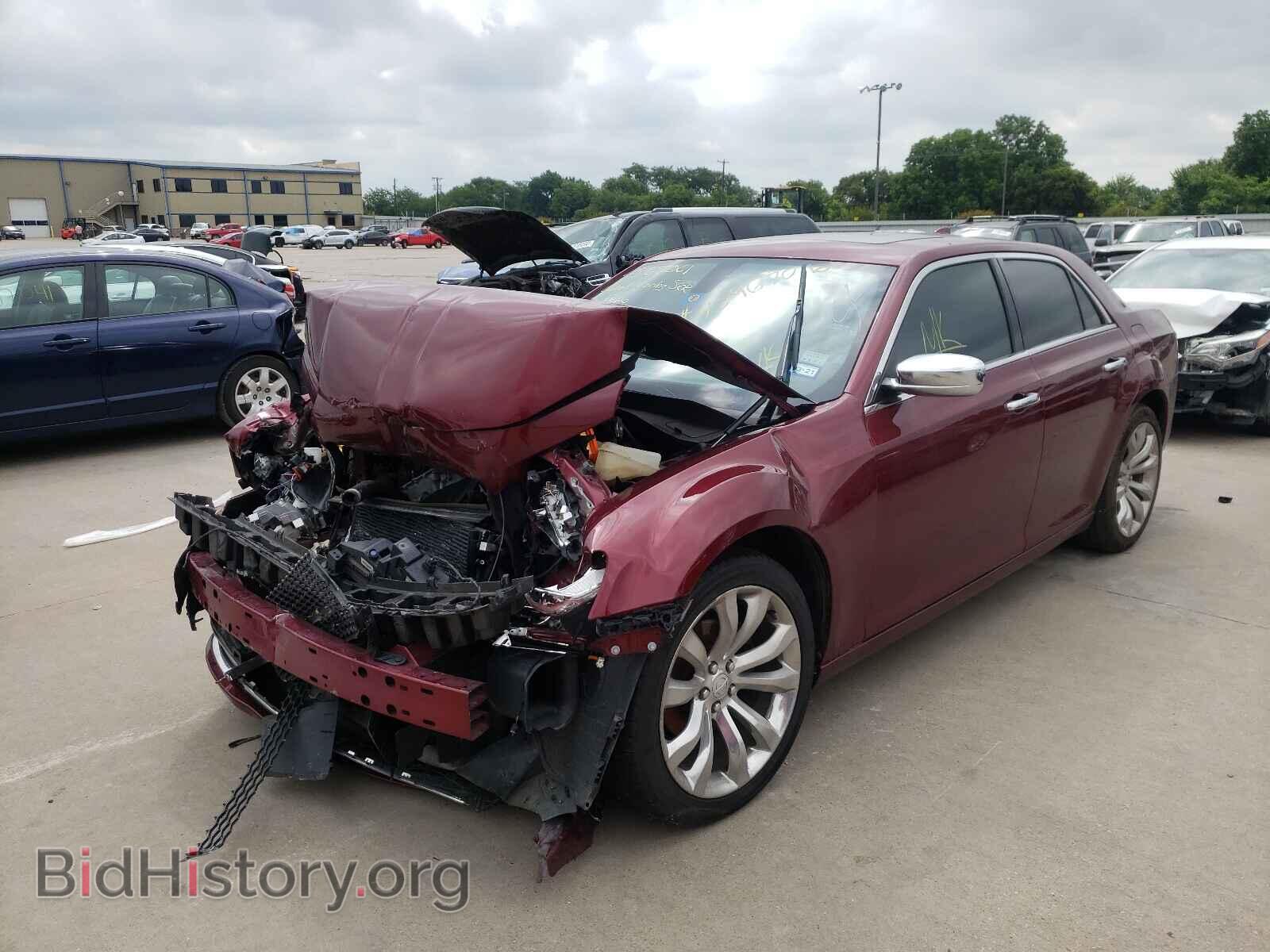 2019 CHRYSLER 300 - VIN: 2C3CCAEG6KH594838 - Фото 2
