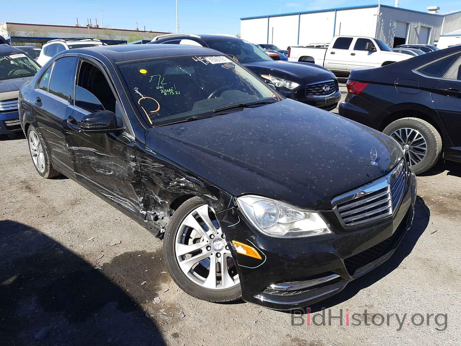 Photo WDDGF4HB6DA794924 - MERCEDES-BENZ C-CLASS 2013