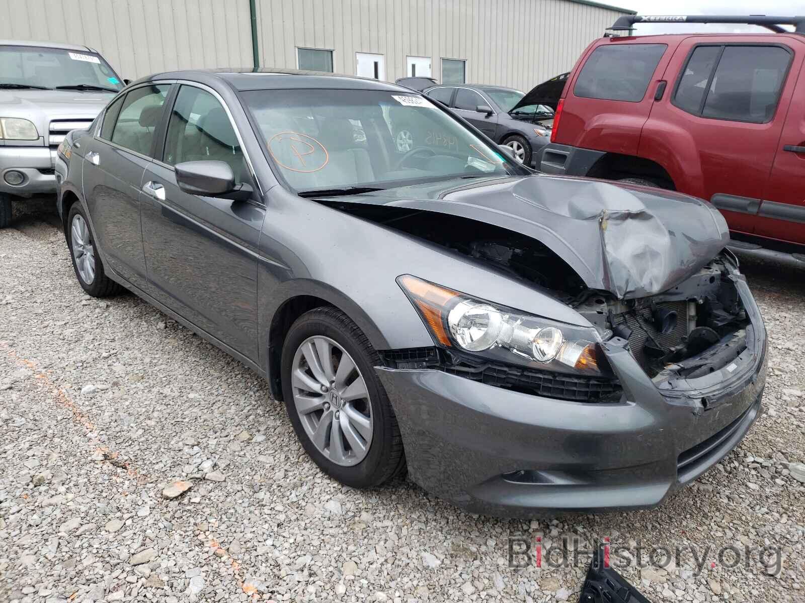 Photo 1HGCP3F8XBA017376 - HONDA ACCORD 2011