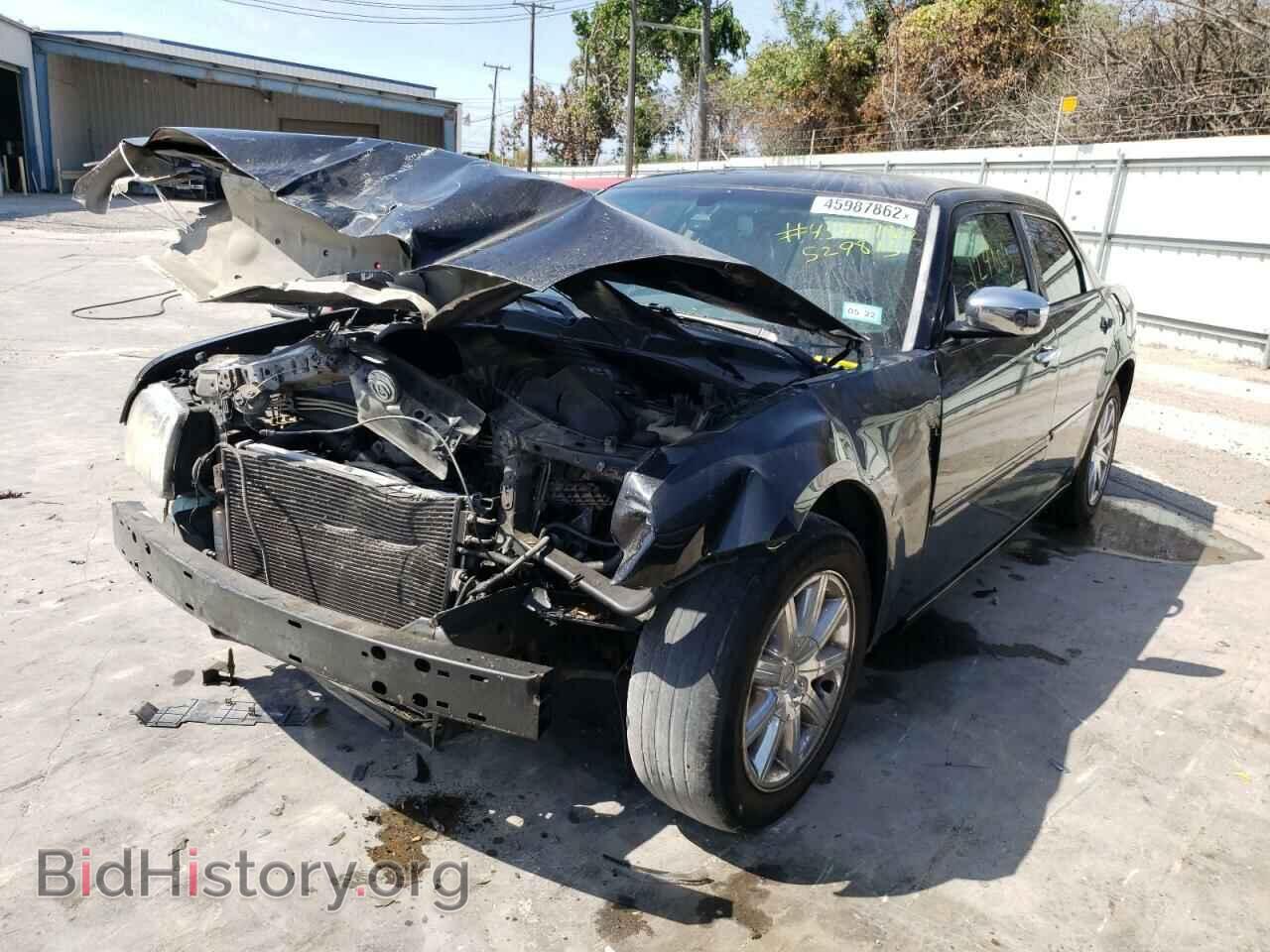 2009 CHRYSLER 300 - VIN: 2C3KA63T19H529873 - Фото 2