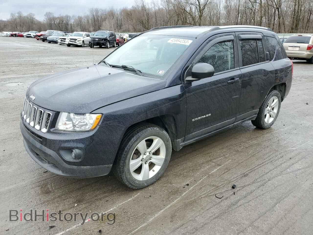 Photo 1J4NF1FBXBD225714 - JEEP COMPASS 2011