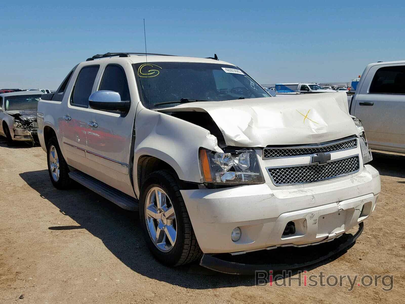 Photo 3GNVKGE00AG285708 - CHEVROLET AVALANCHE 2010
