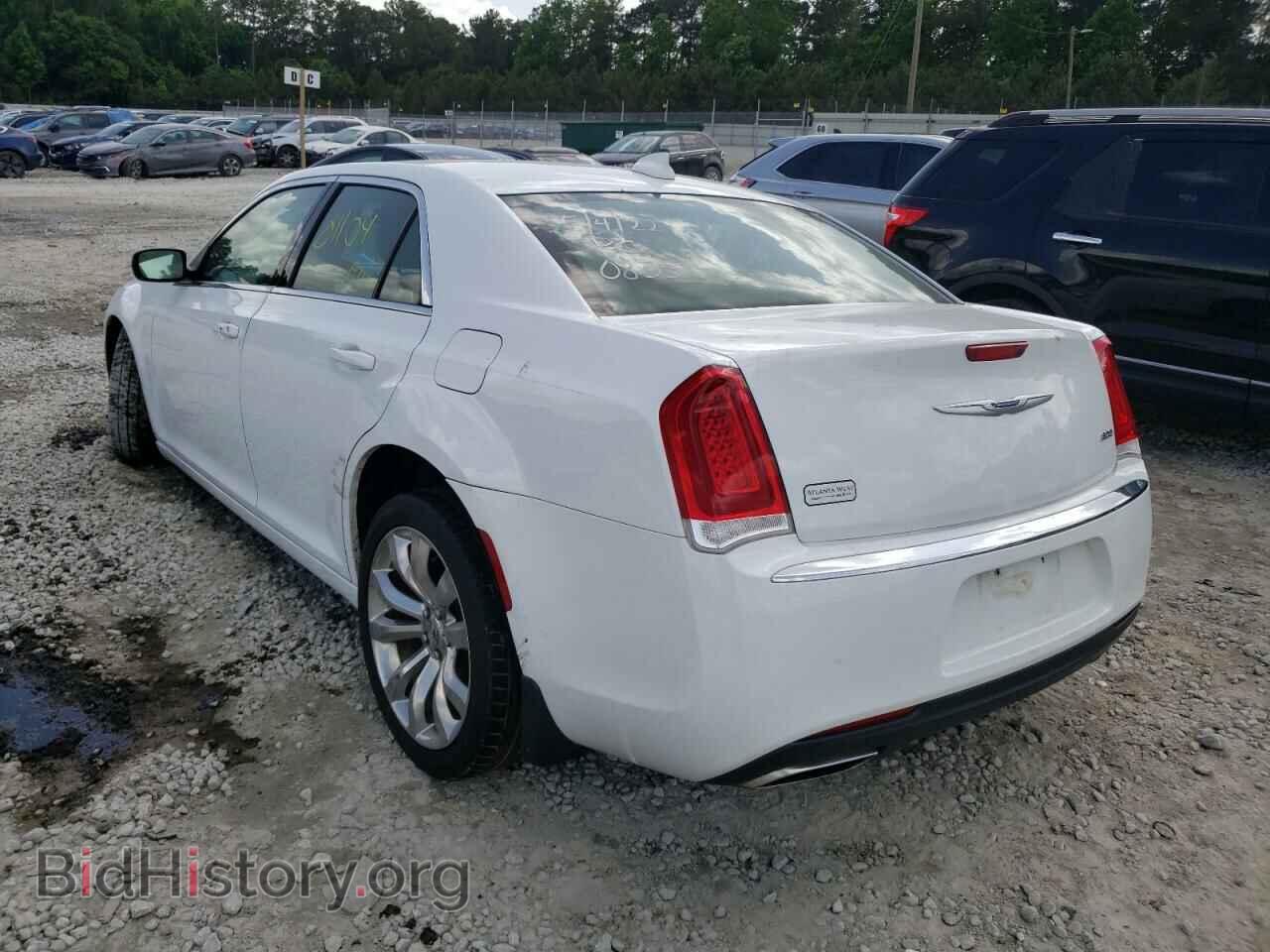 2019 CHRYSLER 300 - VIN: 2C3CCAAG5KH590835 - Фото 3