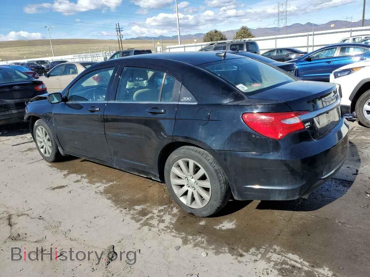 2013 CHRYSLER 200 - VIN: 1C3CCBBG1DN704215 - Фото 2