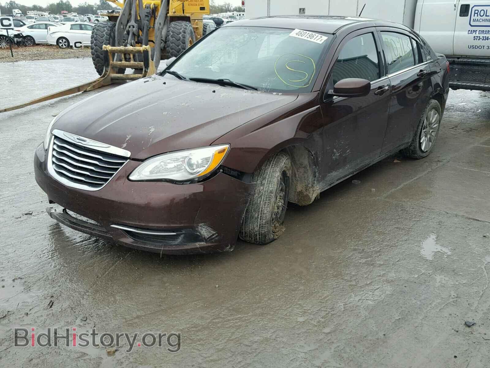 2013 CHRYSLER 200 - VIN: 1C3CCBAB2DN764784 - Фото 2