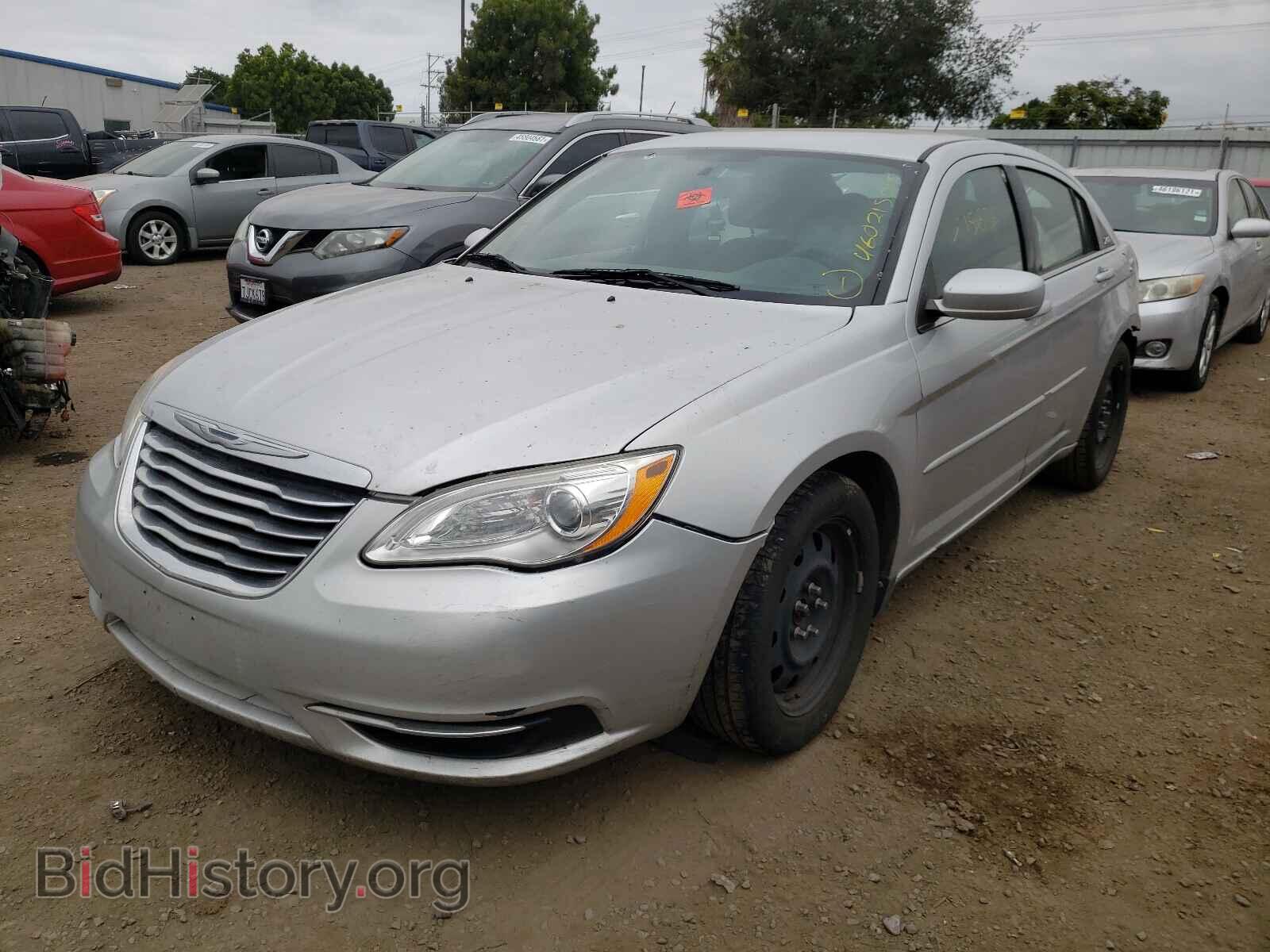 2011 CHRYSLER 200 - VIN: 1C3BC4FBXBN563941 - Фото 2