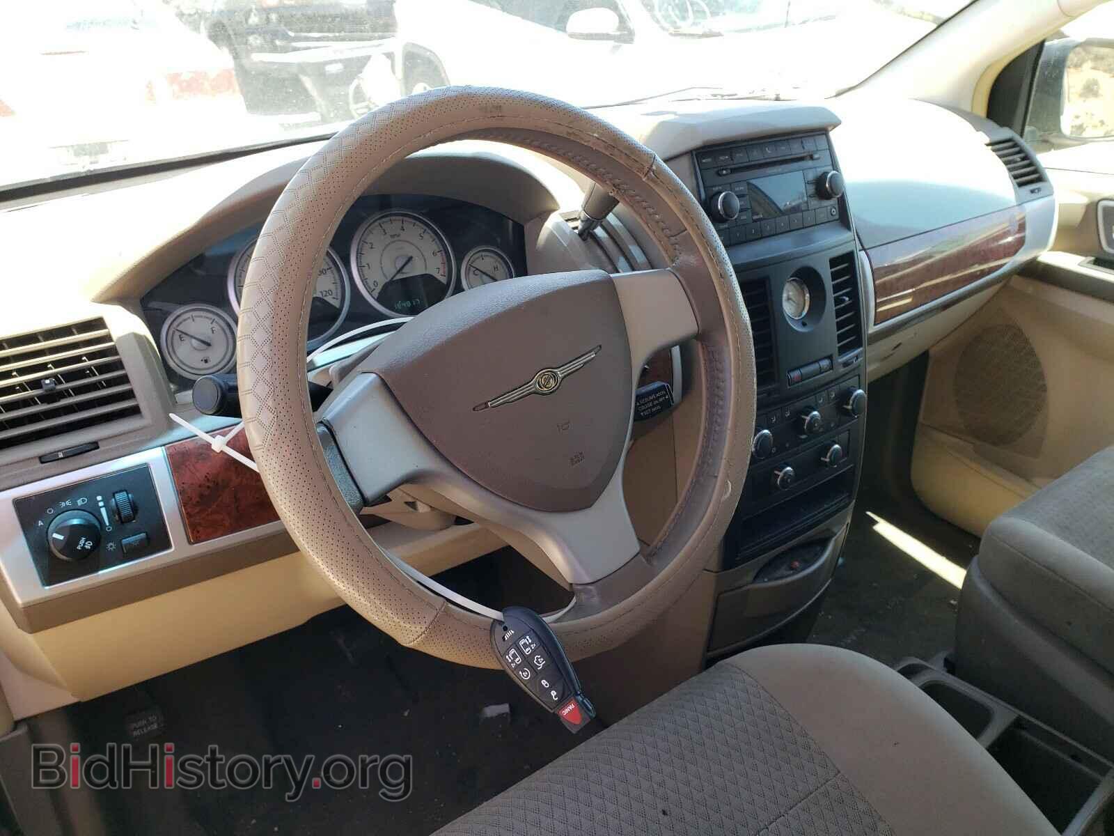 2008 CHRYSLER MINIVAN - VIN: 2A8HR54P28R710363 - Фото 9