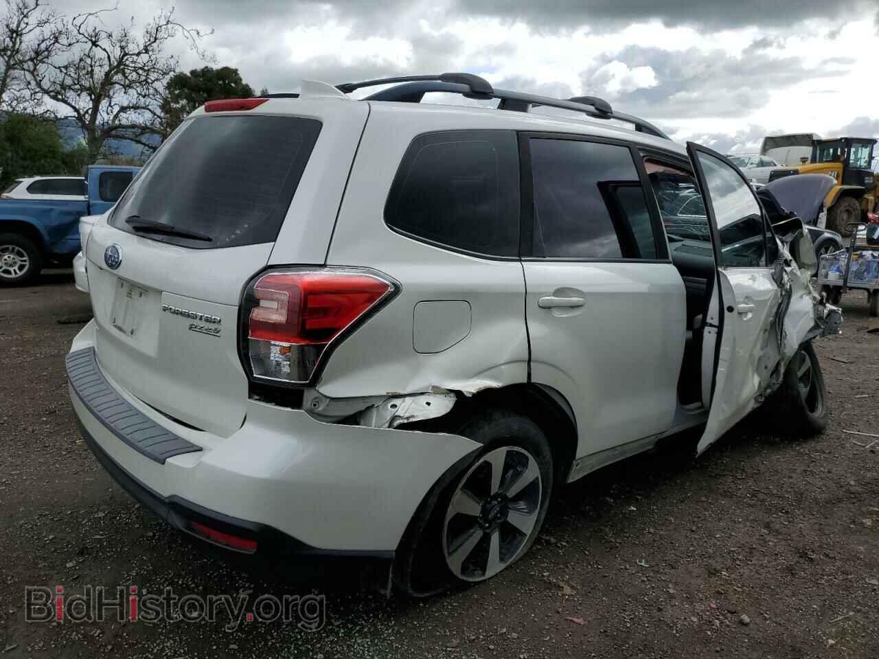 2017 SUBARU FORESTER - VIN: JF2SJABC8HH808422 - Фото 3