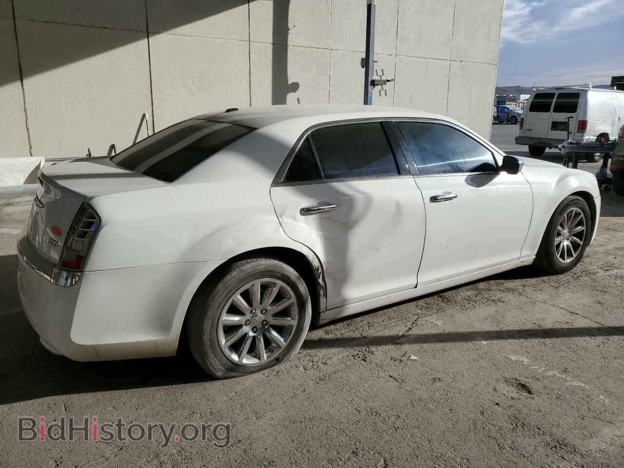 2011 CHRYSLER 300 - VIN: 2C3CA5CG3BH533740 - Фото 3
