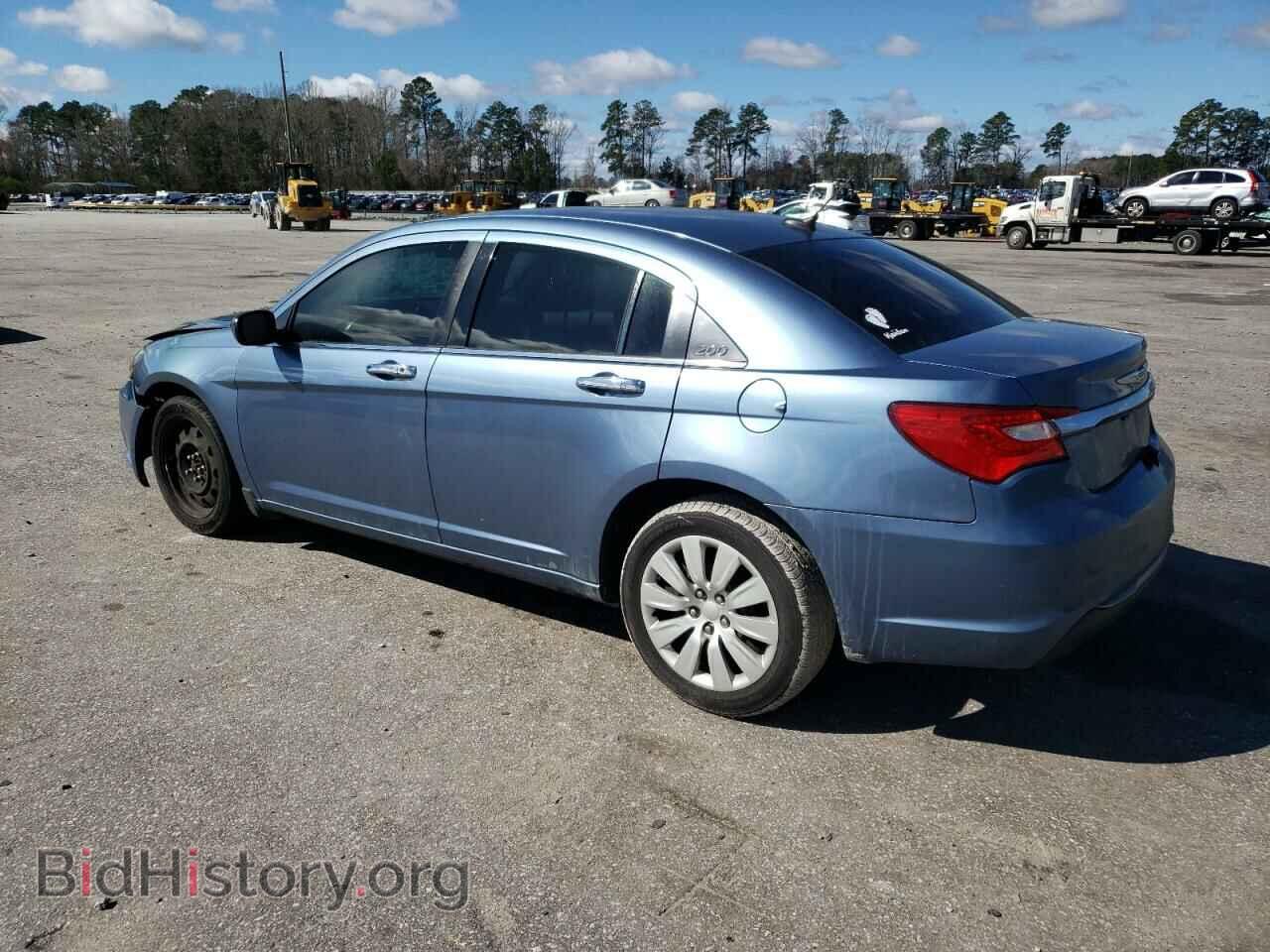 2011 CHRYSLER 200 - VIN: 1C3BC4FBXBN599421 - Photo 2