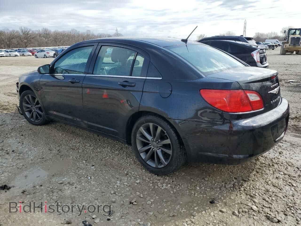 2010 CHRYSLER SEBRING - VIN: 1C3CC4FB3AN126043 - Фото 2