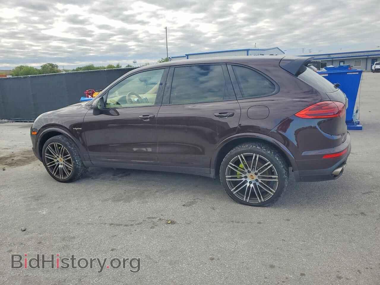 2017 PORSCHE CAYENNE - VIN: WP1AE2A29HLA70932 - Фото 2