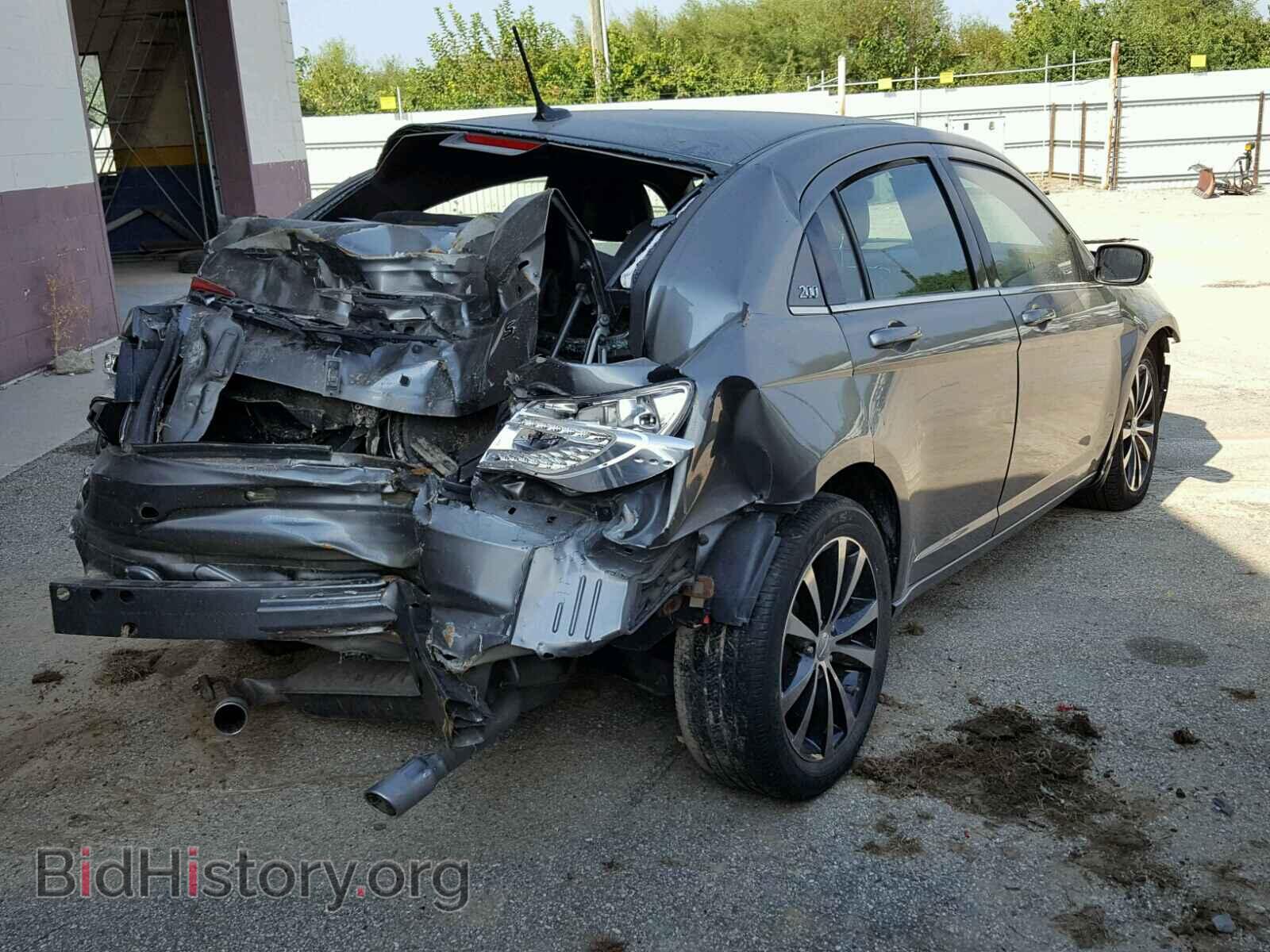 2013 CHRYSLER 200 - VIN: 1C3CCBCG6DN605498 - Фото 4