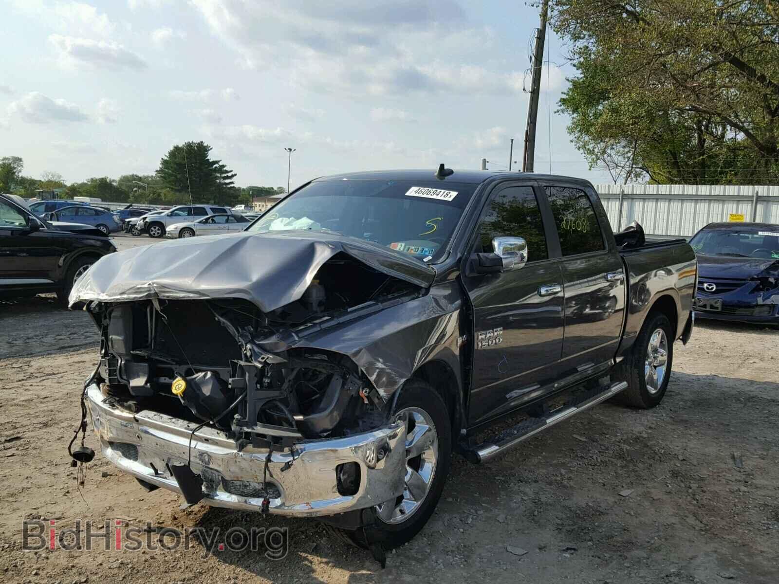2016 RAM 1500 SLT - VIN: 3C6RR6LT6GG364085 - Фото 2
