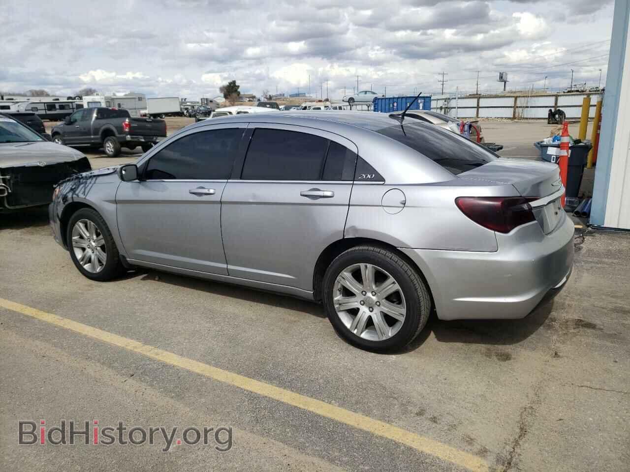 2013 CHRYSLER 200 - VIN: 1C3CCBBB0DN676864 - Фото 2