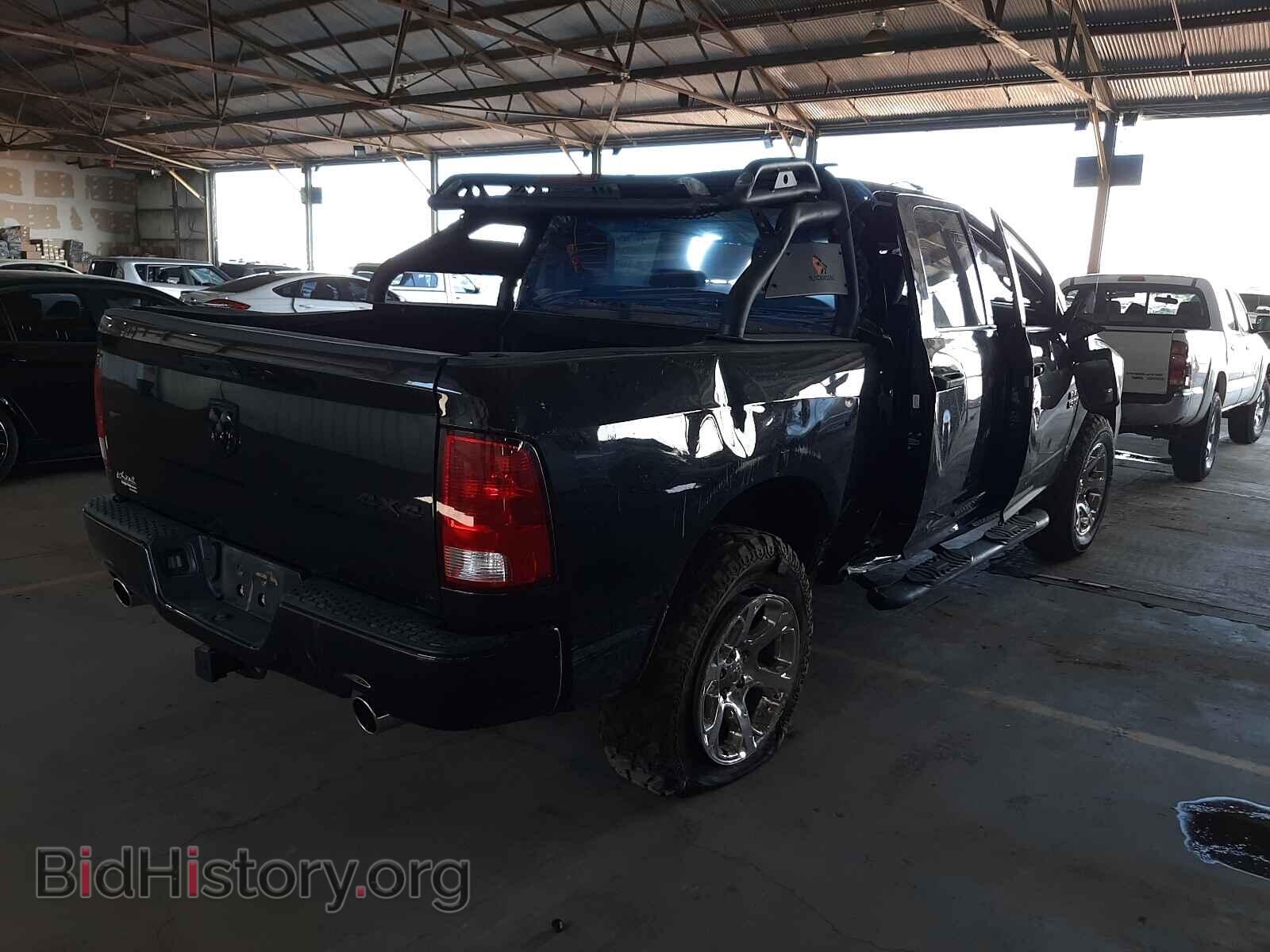 2017 RAM 1500 - VIN: 3C6RR7KT8HG784858 - Фото 4
