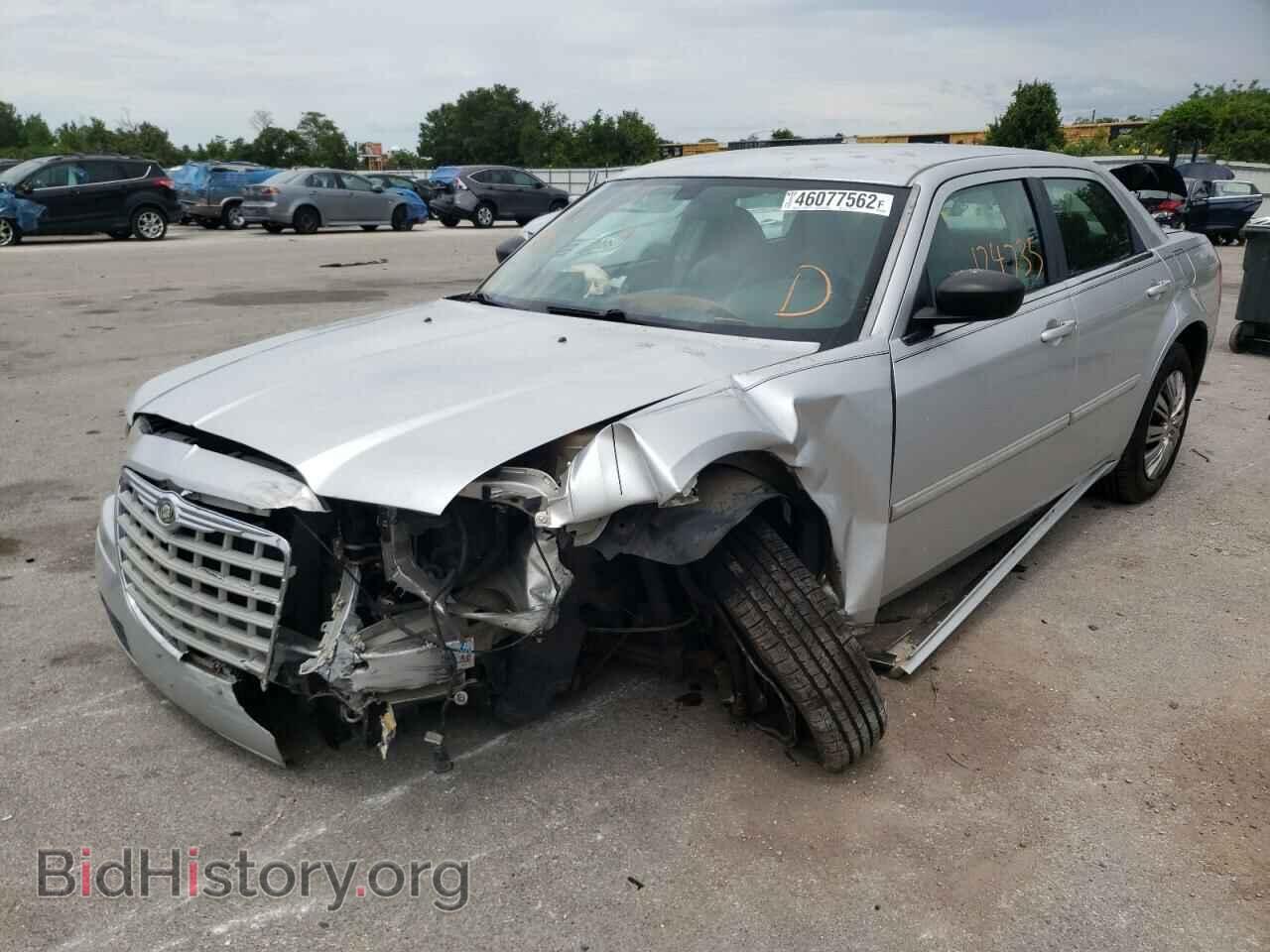 2007 CHRYSLER 300 - VIN: 2C3KA43R67H628176 - Фото 2