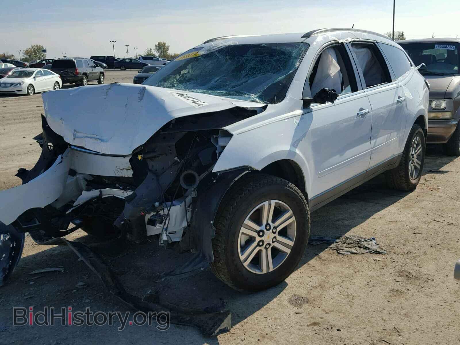 2017 CHEVROLET TRAVERSE - VIN: 1GNKRGKDXHJ167325 - Фото 2