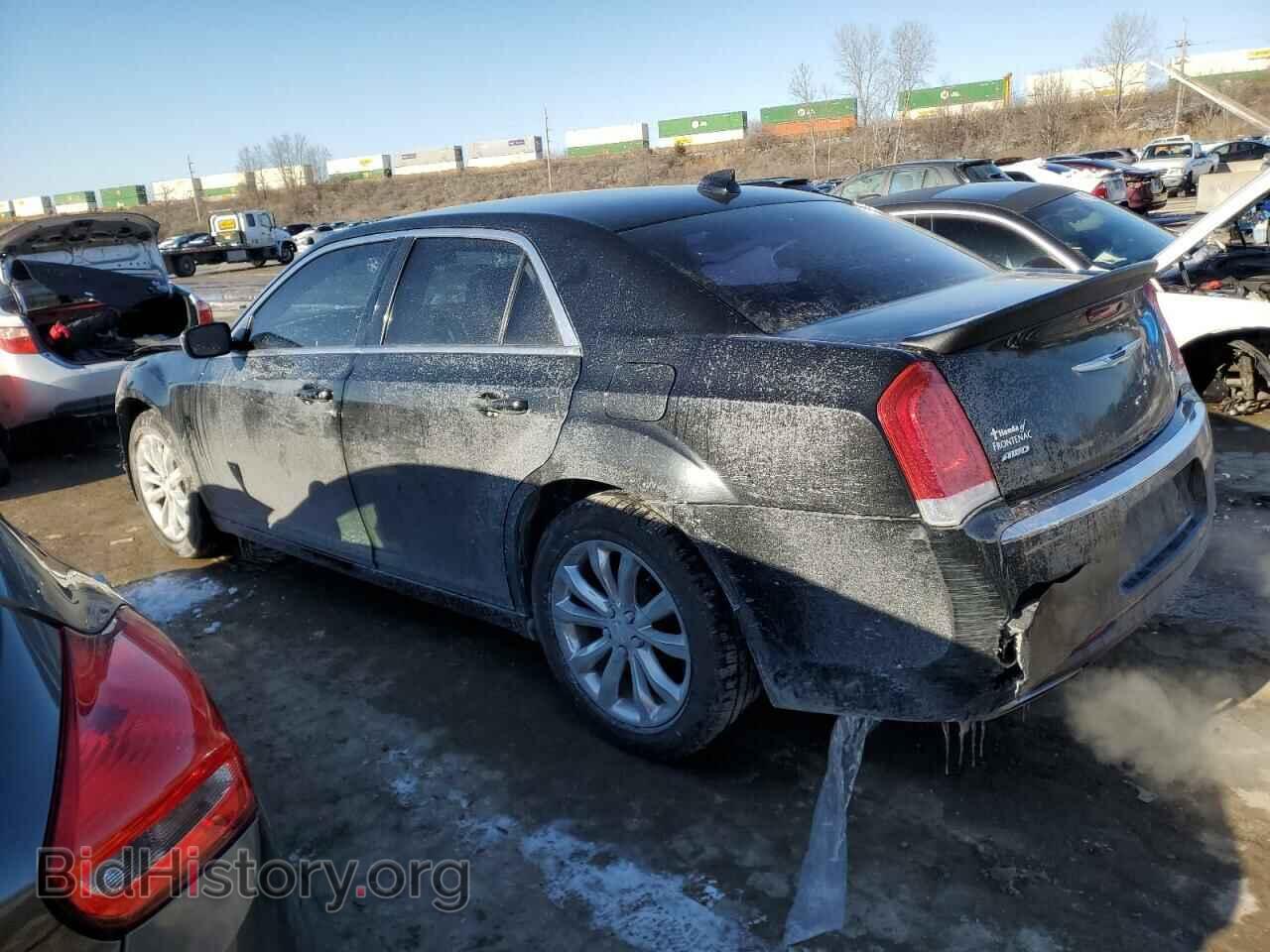 2015 CHRYSLER 300 - VIN: 2C3CCARG1FH892133 - Фото 2