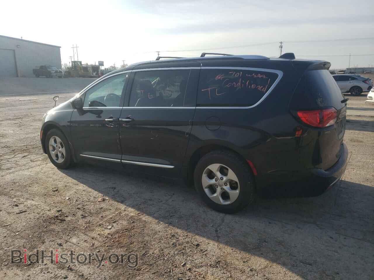 2017 CHRYSLER PACIFICA - VIN: 2C4RC1EG2HR734571 - Photo 2
