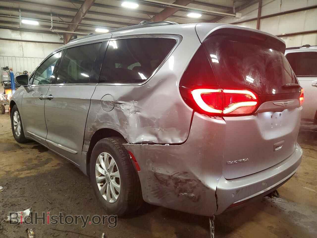 2017 CHRYSLER PACIFICA - VIN: 2C4RC1BG0HR764852 - Фото 2