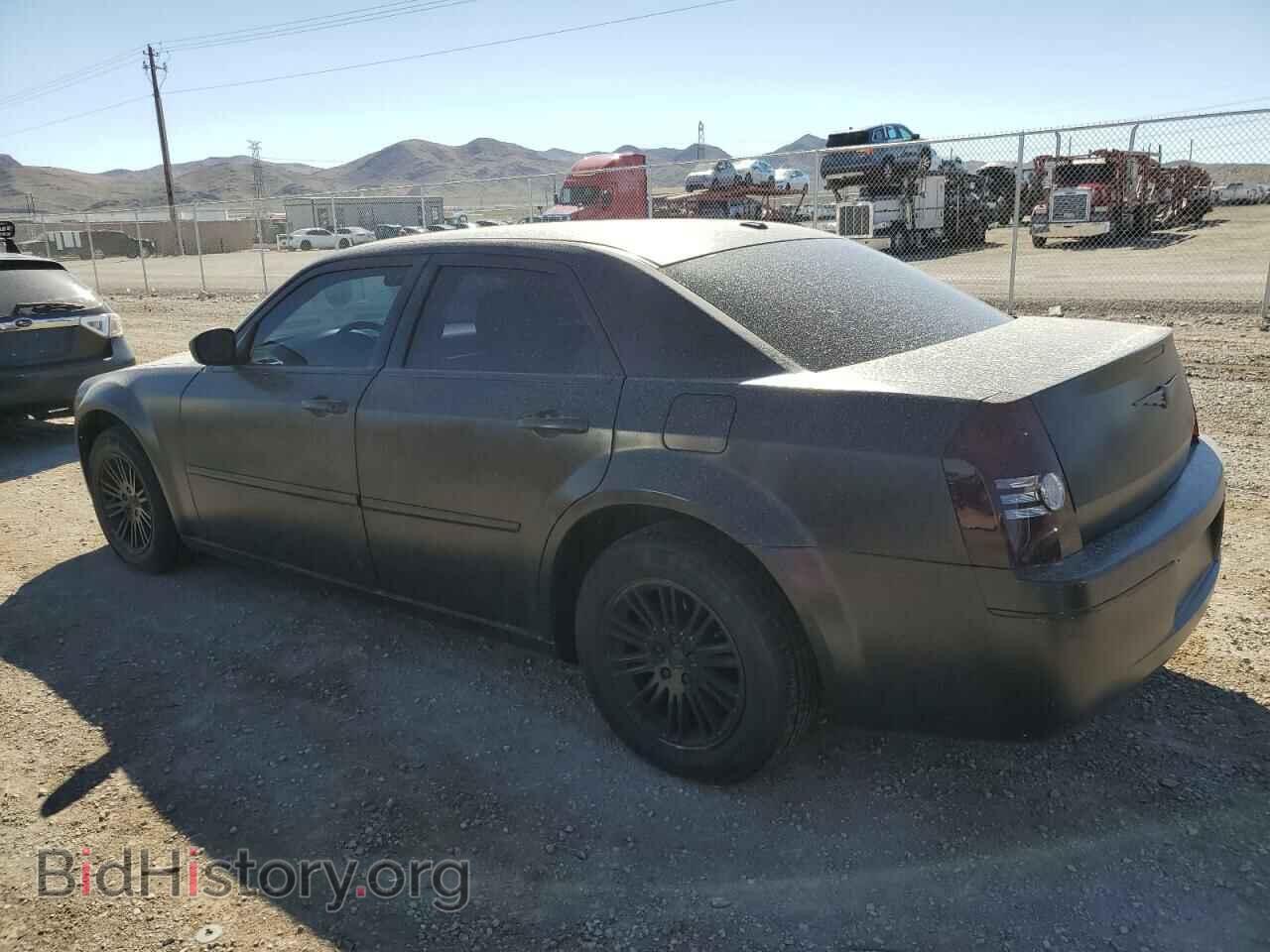 2010 CHRYSLER 300 - VIN: 2C3CA5CV8AH307206 - Photo 2