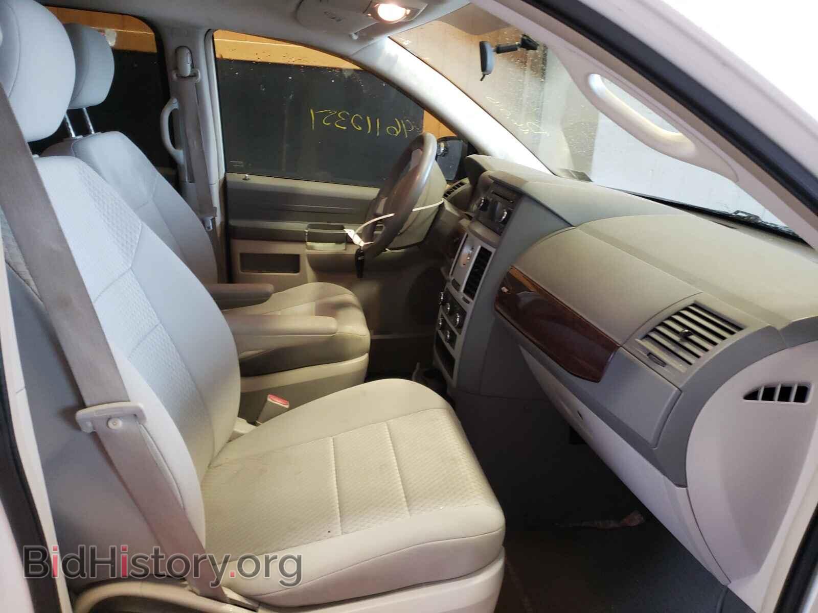 2010 CHRYSLER MINIVAN - VIN: 2A4RR4DE8AR136808 - Фото 5
