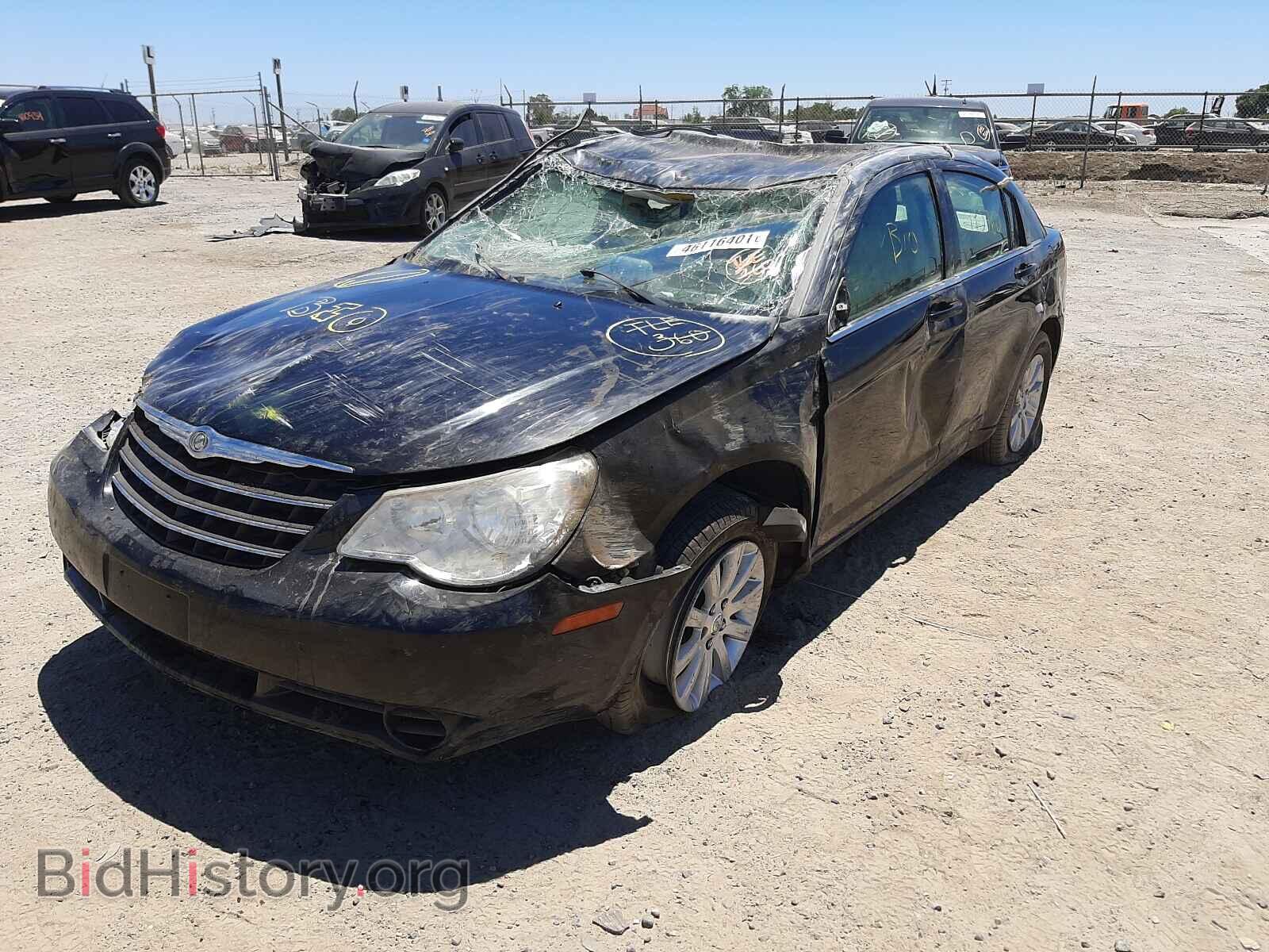 2010 CHRYSLER SEBRING - VIN: 1C3CC5FB0AN185251 - Фото 2