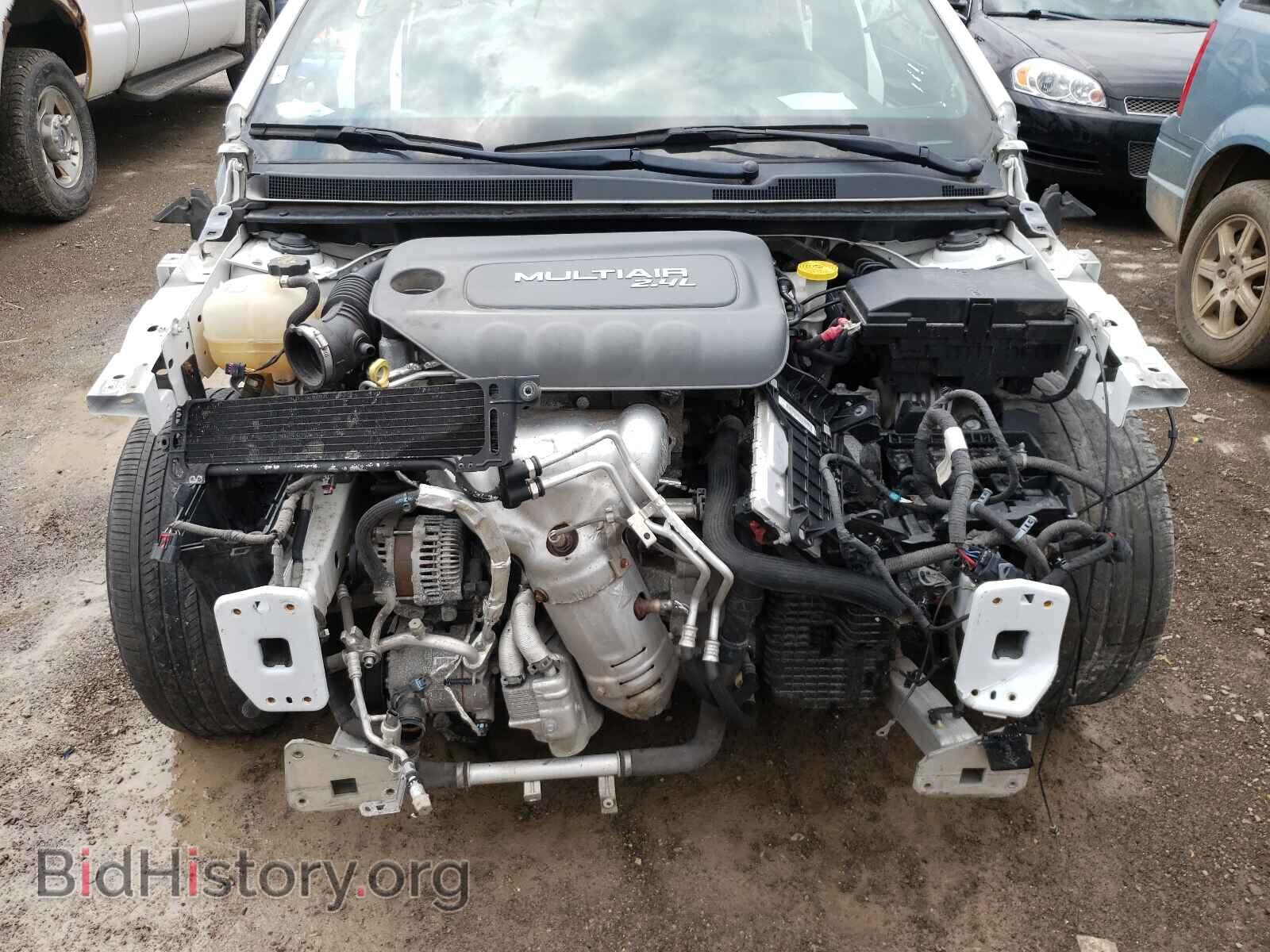 2015 CHRYSLER 200 - VIN: 1C3CCCABXFN555219 - Photo 9