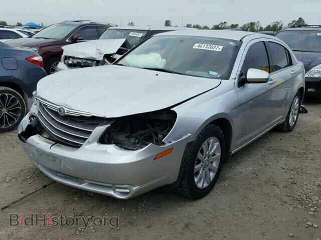 2010 CHRYSLER SEBRING - VIN: 1C3CC5FB1AN216829 - Фото 2