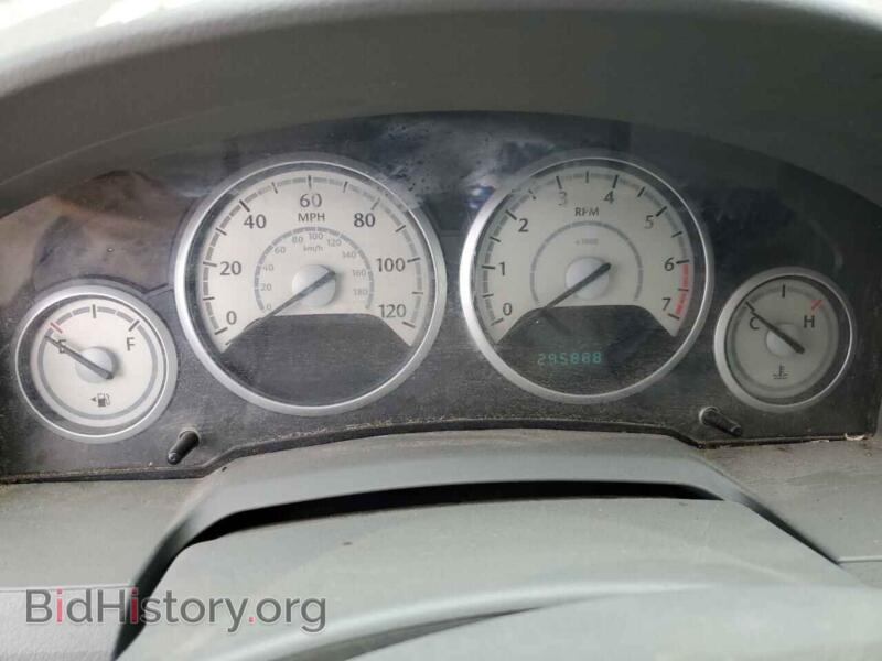 2010 Chrysler MINIVAN (VIN 2A4RR5D10AR285085) — photo 9 of 13