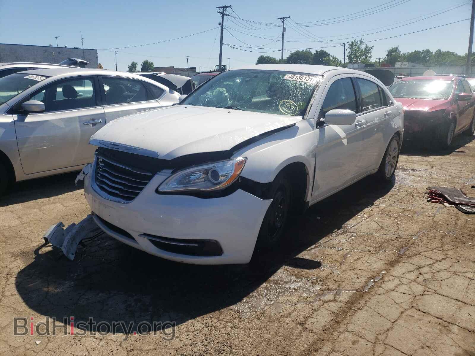 2013 CHRYSLER 200 - VIN: 1C3CCBAB1DN671643 - Фото 2
