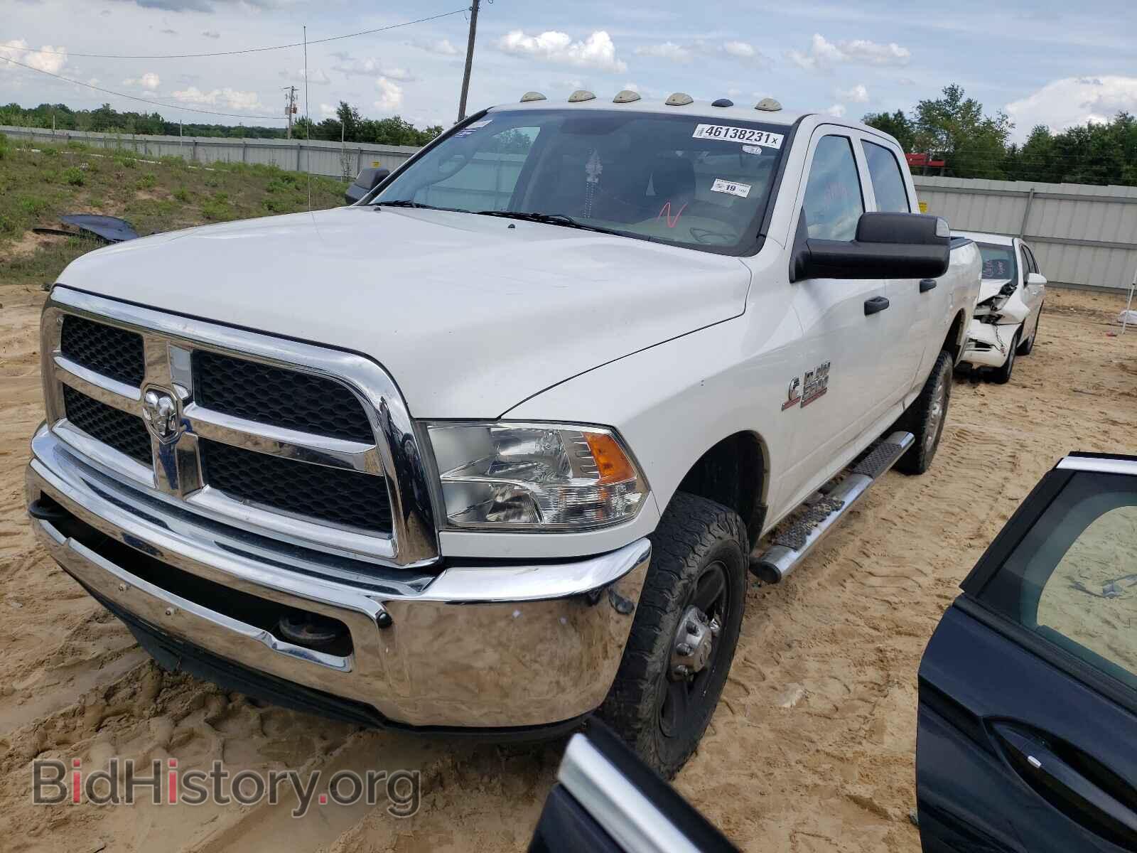 2014 RAM 1500 - VIN: 3C63R3CL2EG240803 - Photo 2