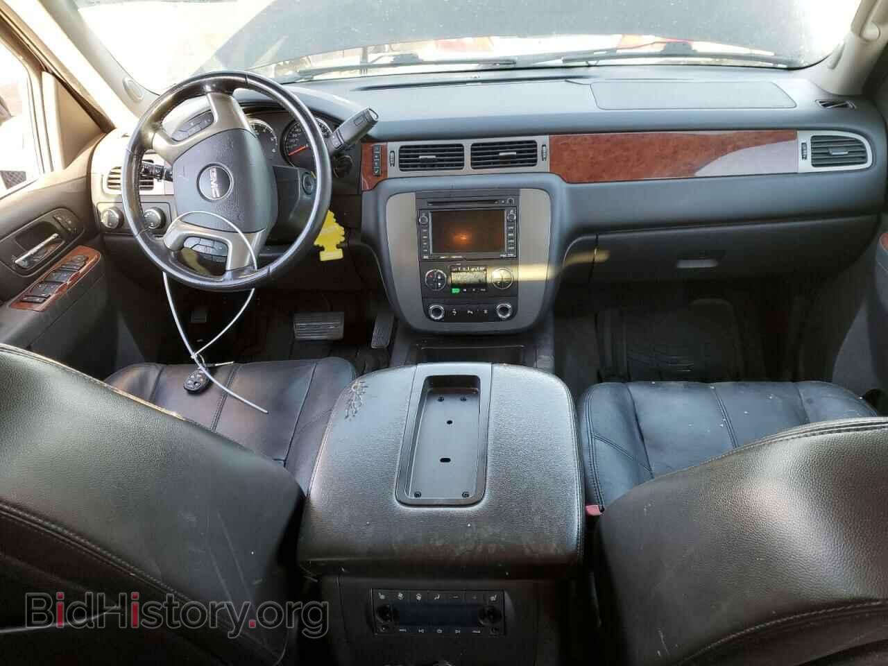 2011 GMC YUKON - VIN: 1GKS2CE05BR398712 - Photo 8