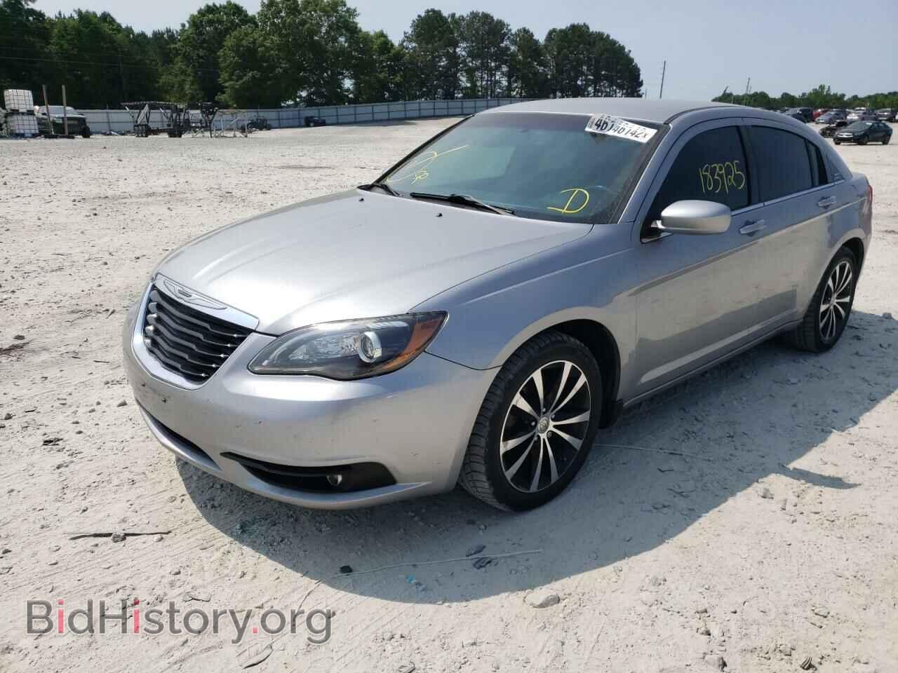 2013 CHRYSLER 200 - VIN: 1C3CCBBB8DN577340 - Фото 2