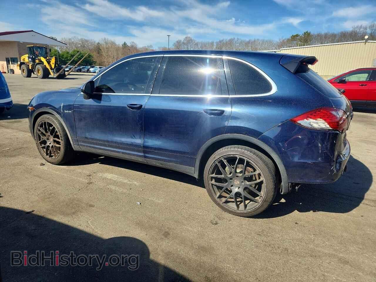 2011 PORSCHE CAYENNE - VIN: WP1AE2A20BLA94382 - Фото 2