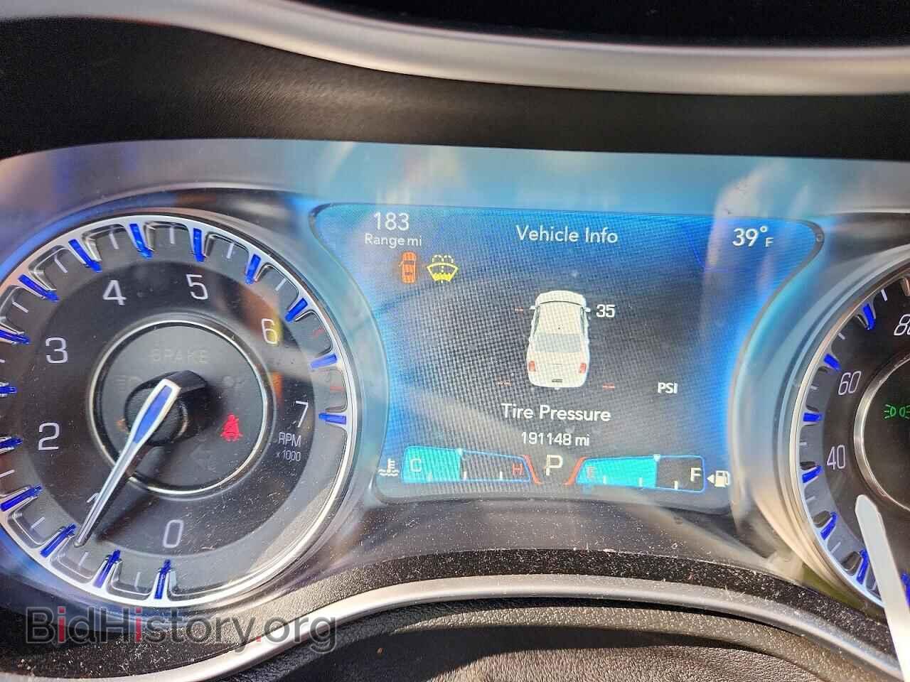 2016 CHRYSLER 300 - VIN: 2C3CCAEG0GH320199 - Photo 9
