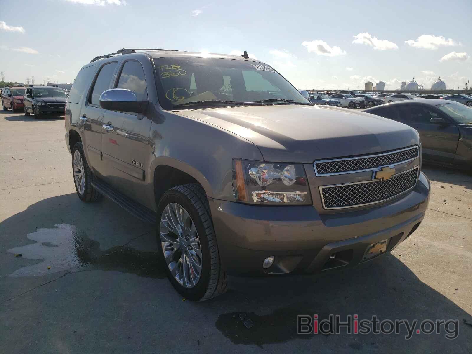 Photo 1GNSCBE09CR272025 - CHEVROLET TAHOE 2012