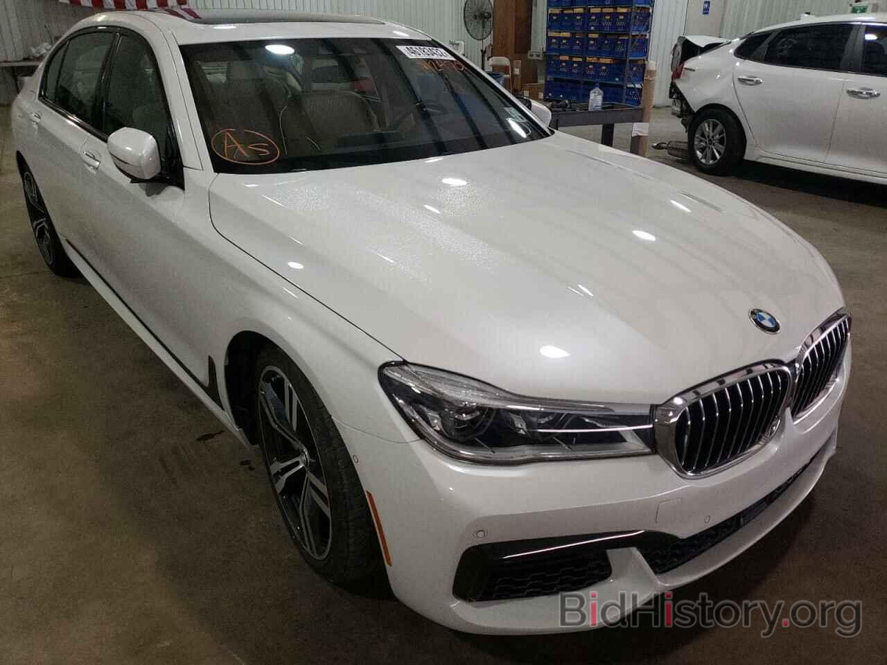 Фотография WBA7F0C56KGM24701 - BMW 7 SERIES 2019