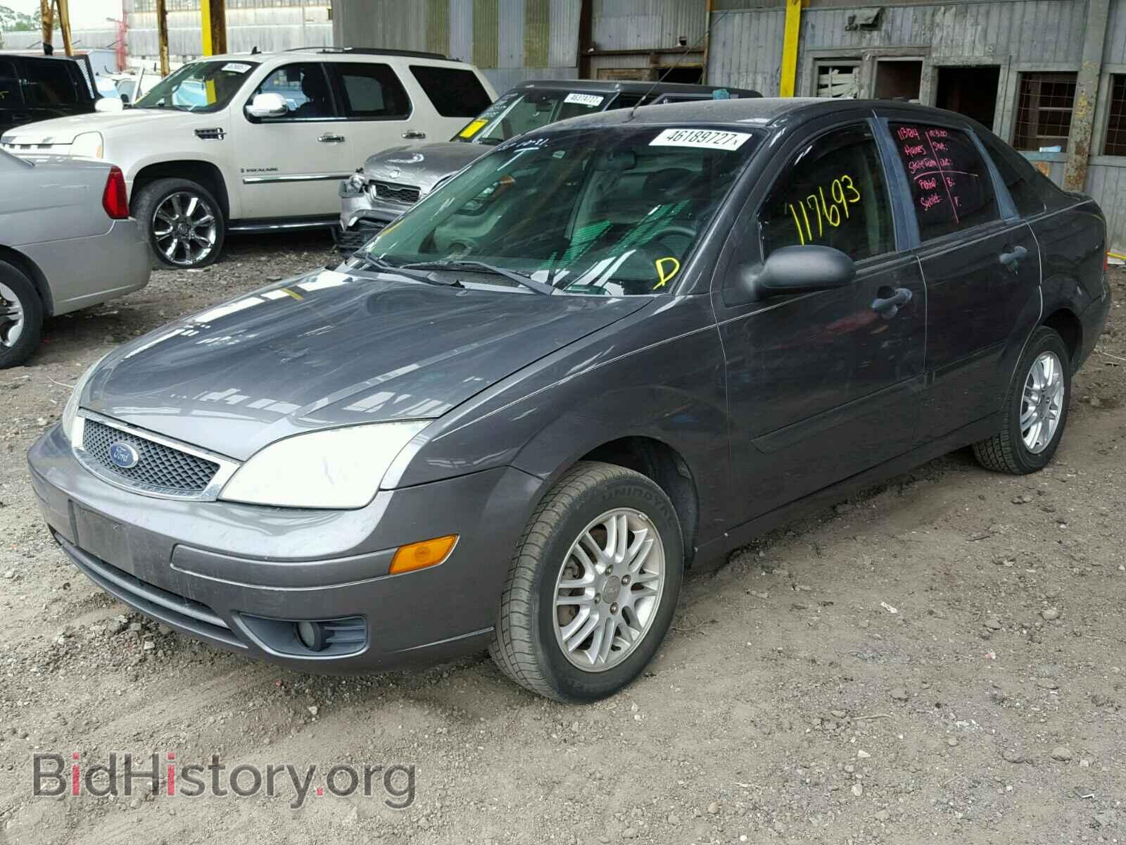 2007 FORD FOCUS - VIN: 1FAFP34N67W135798 - Photo 2