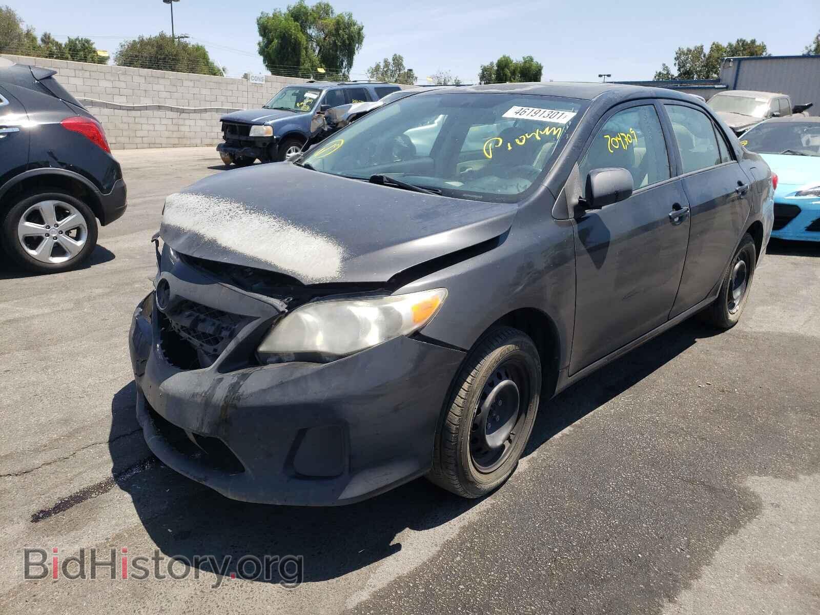 2011 TOYOTA COROLLA - VIN: 2T1BU4EEXBC570136 - Фото 2