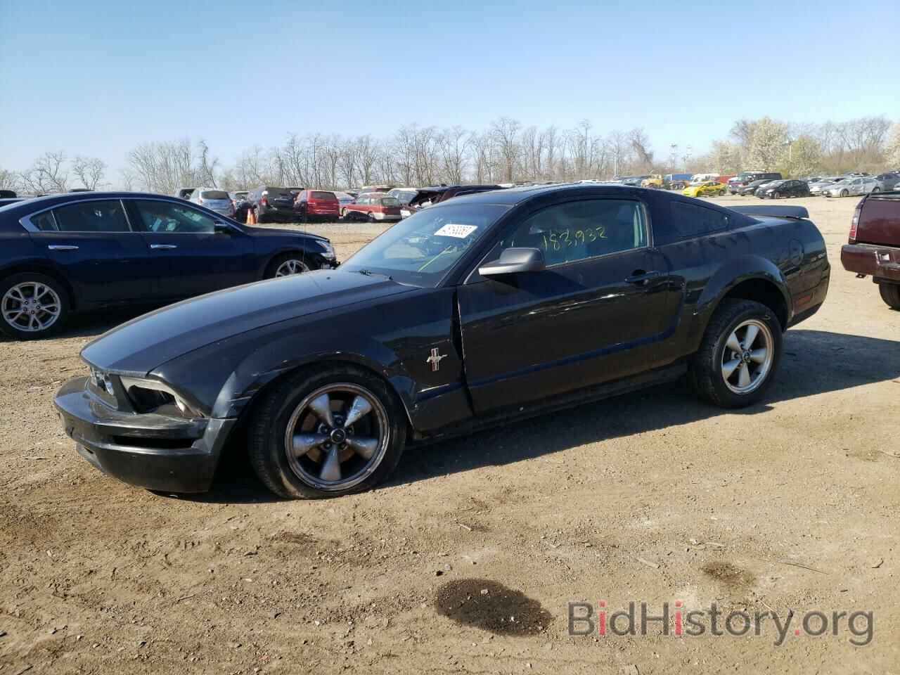Photo 1ZVFT80N175359492 - FORD MUSTANG 2007