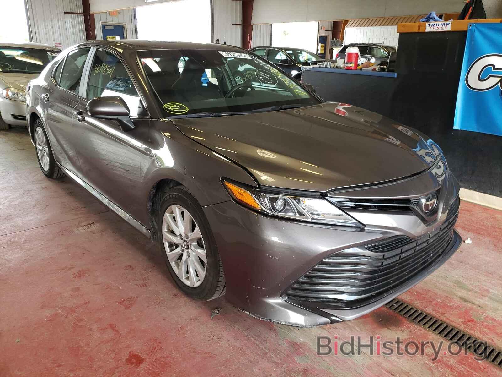 Photo 4T1B11HKXJU653412 - TOYOTA CAMRY 2018