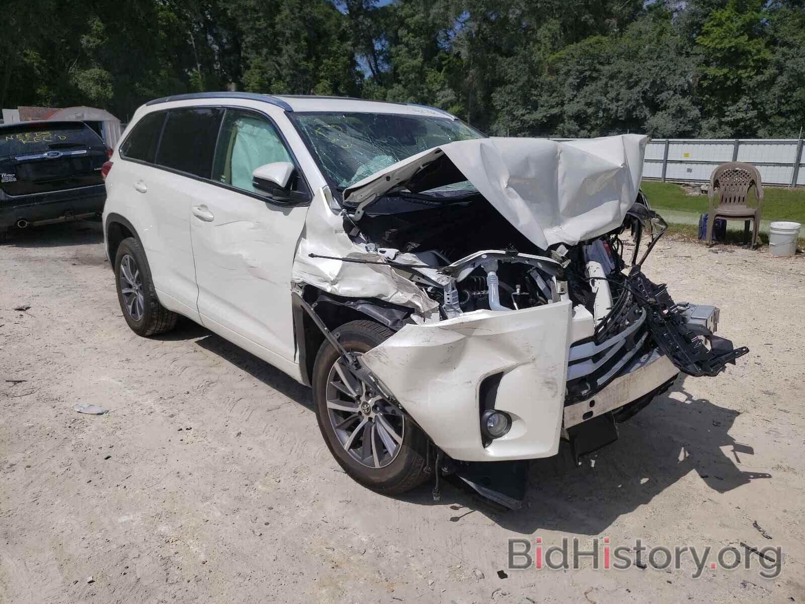 Фотография 5TDKZRFH5HS513933 - TOYOTA HIGHLANDER 2017