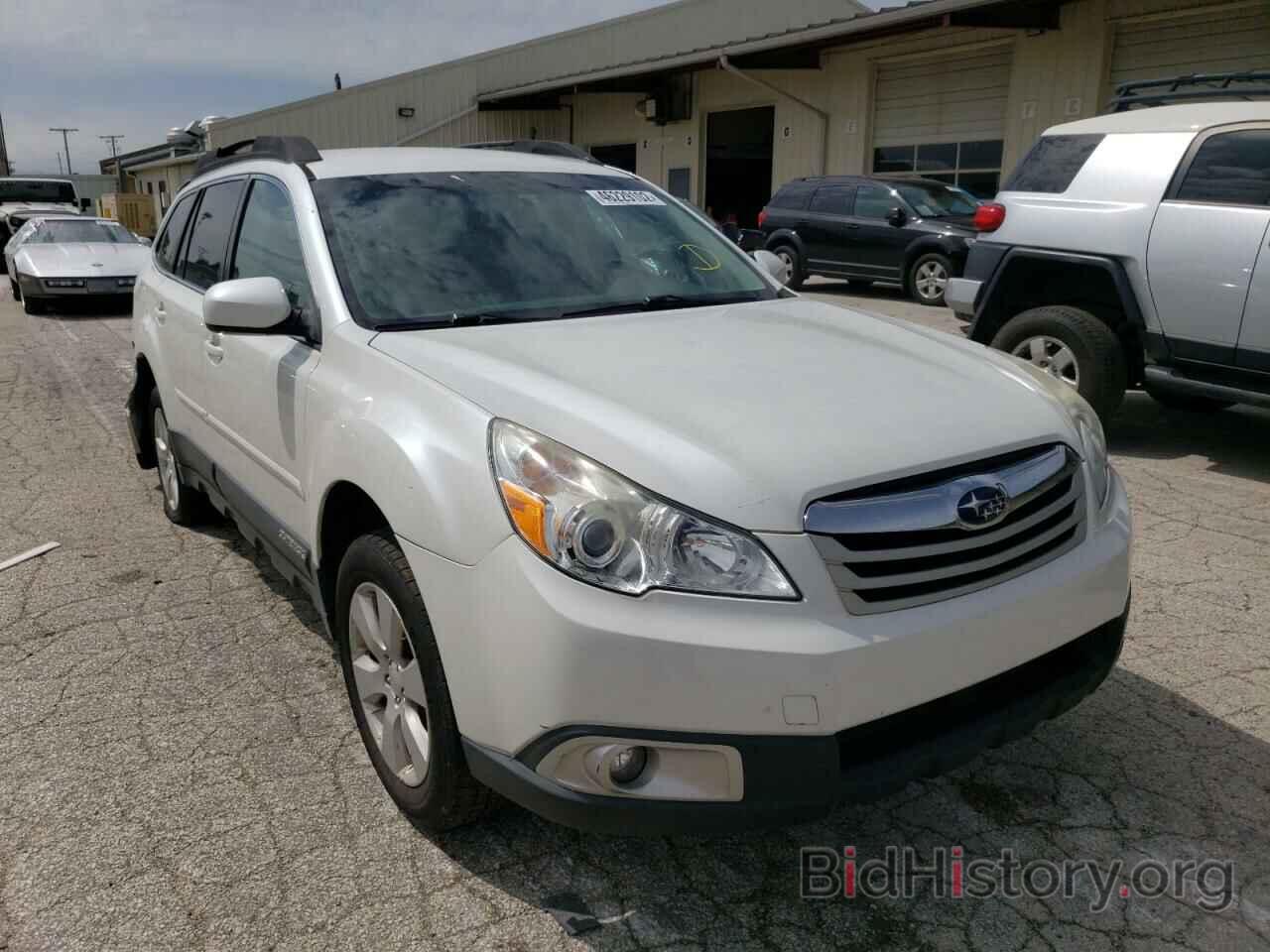 Photo 4S4BRCCC8B3429549 - SUBARU OUTBACK 2011