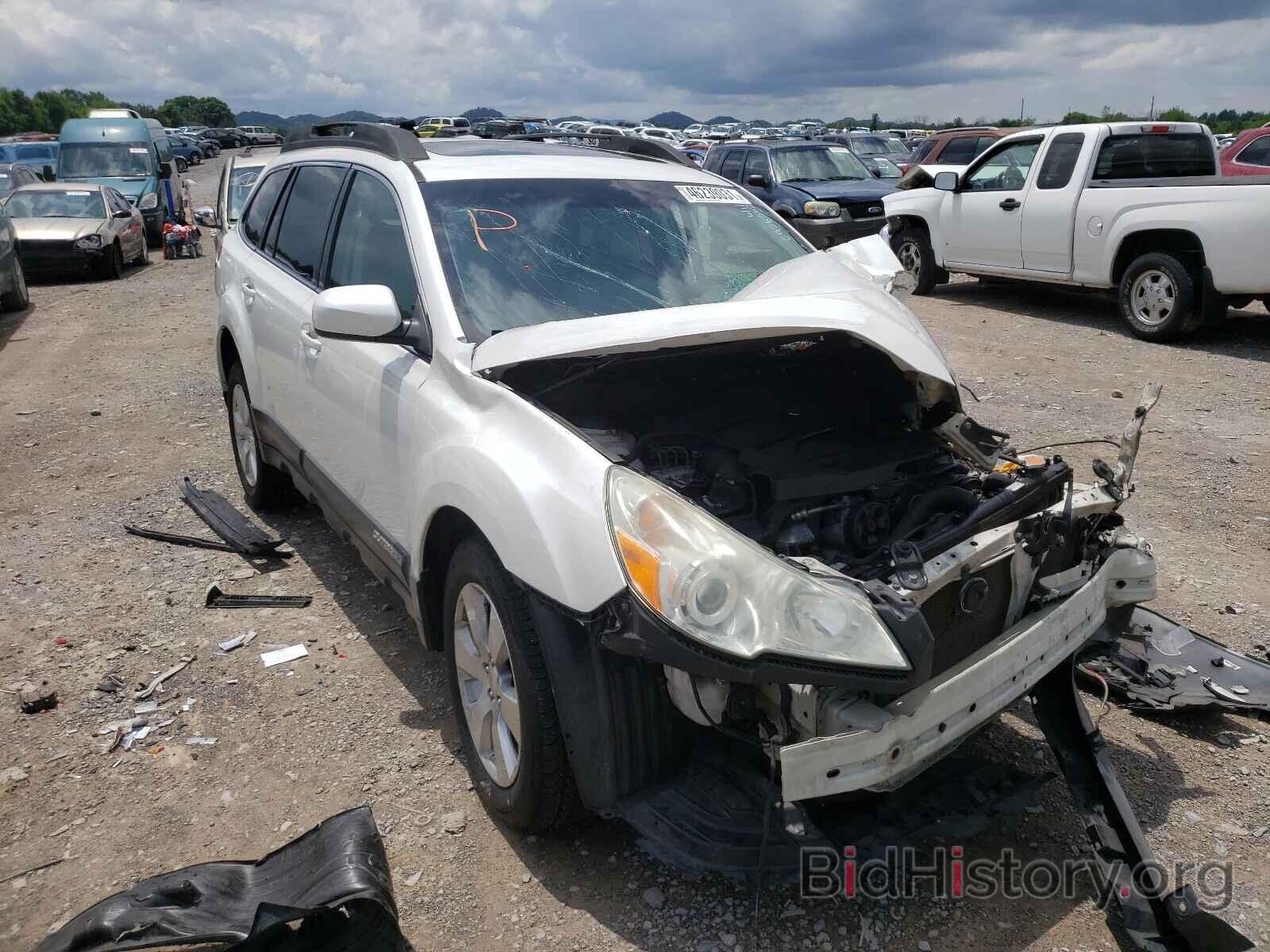 Photo 4S4BREKC7B2352403 - SUBARU OUTBACK 2011