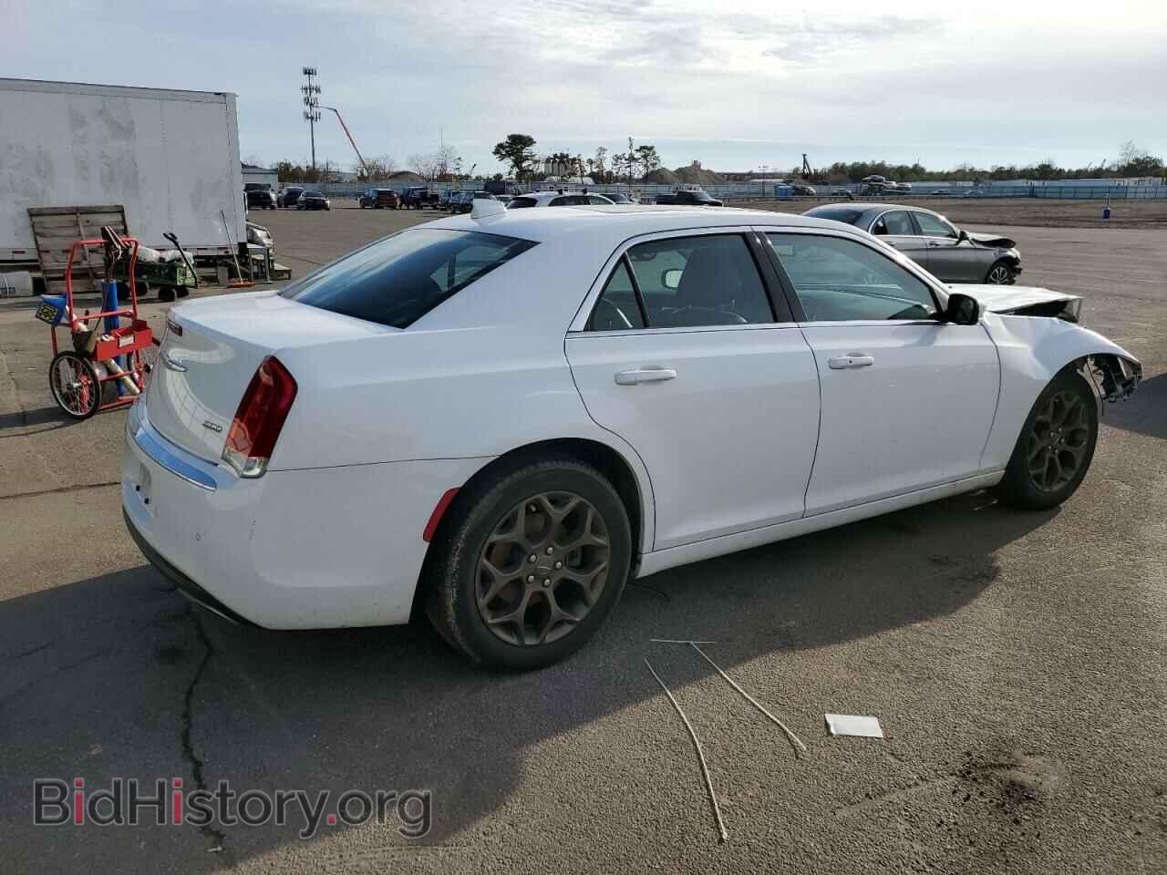 2017 CHRYSLER 300 - VIN: 2C3CCARG9HH582640 - Фото 3