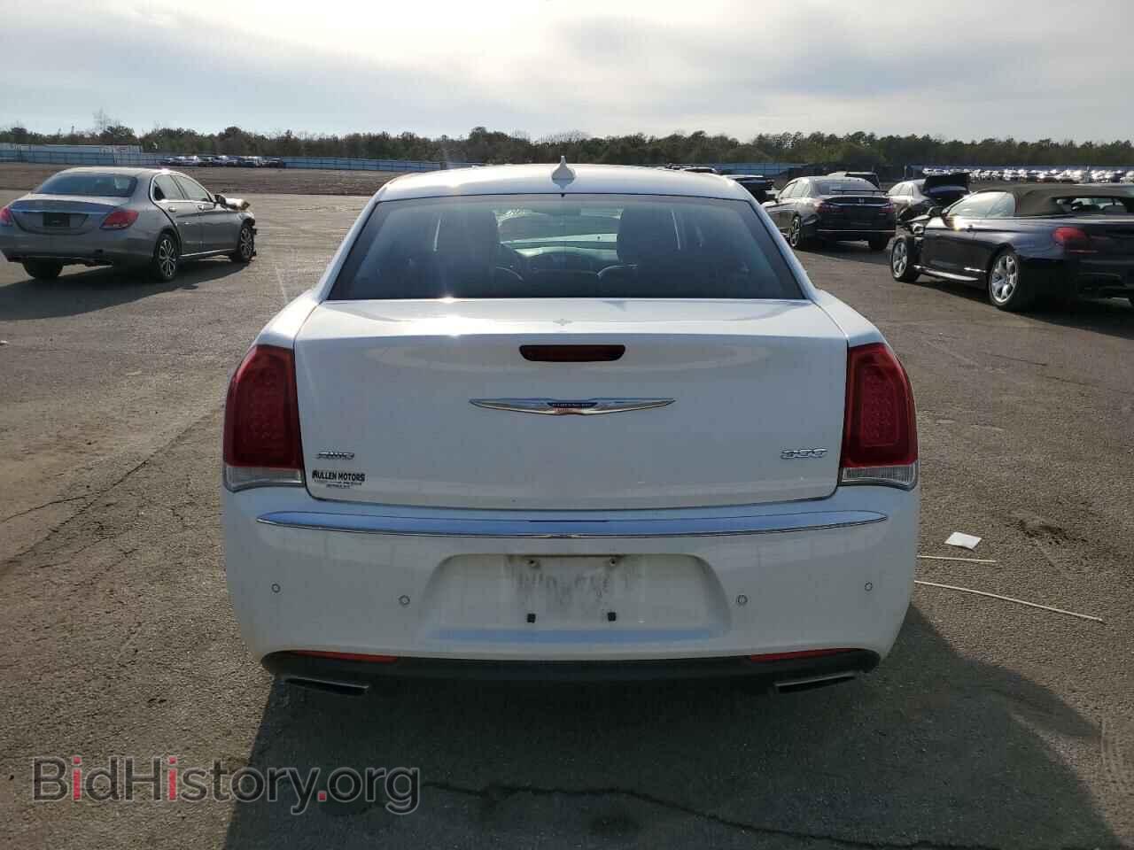 2017 CHRYSLER 300 - VIN: 2C3CCARG9HH582640 - Фото 6