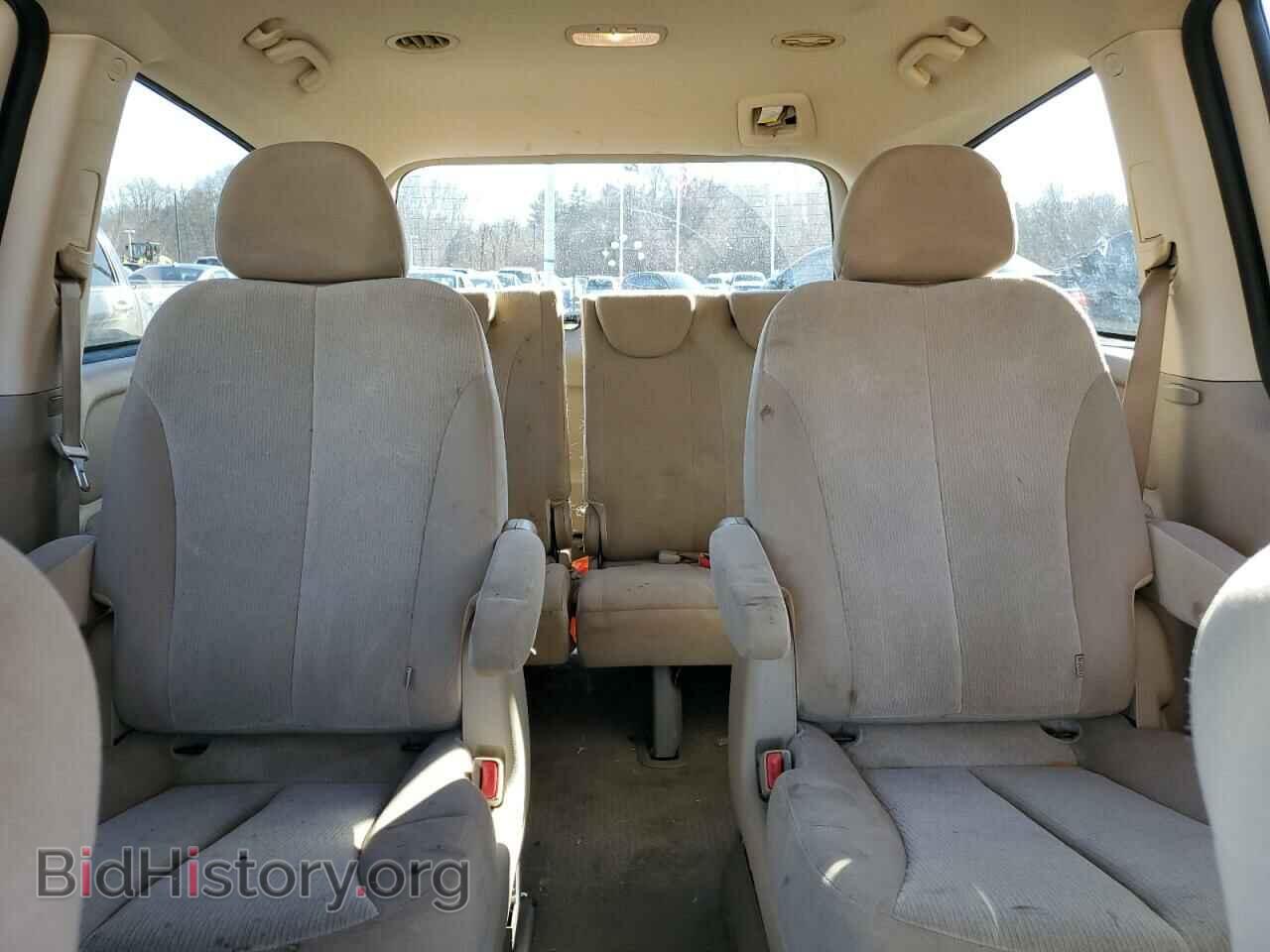 2011 KIA All Models - VIN: KNDMG4C74B6366752 - Фото 10